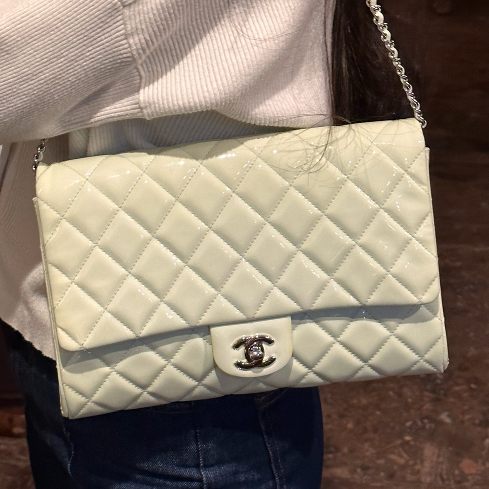 Chanel New Clutch - Picture 1 of 6